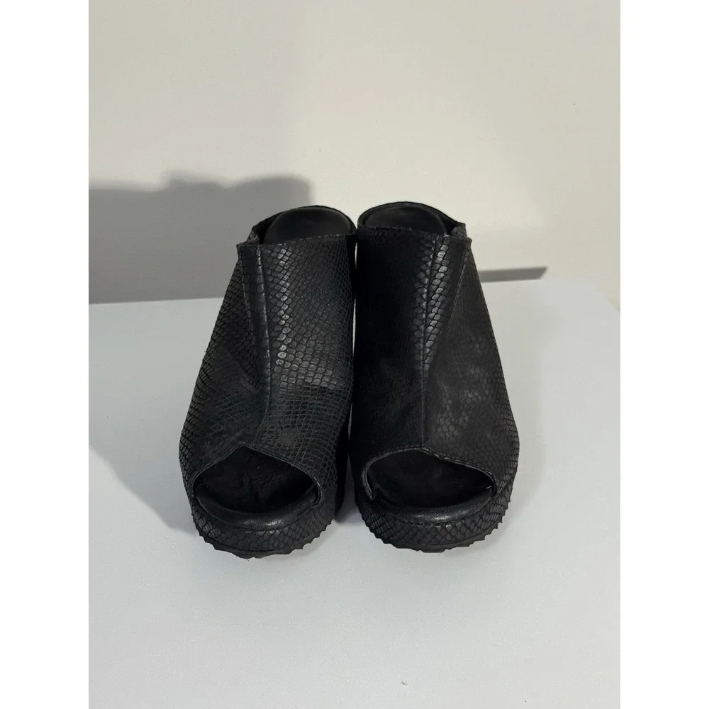 CORDANI Italy Black Faux Reptile Peep Toe Wedge Sz 40 US 9 Event Designer Luxury